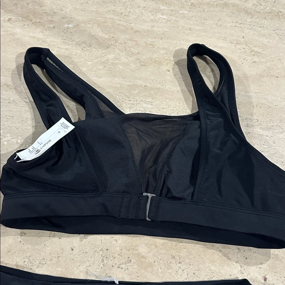 Women’s swimwear Bathing Suit Black Two Piece Bikini Swimsuit NWT Size M